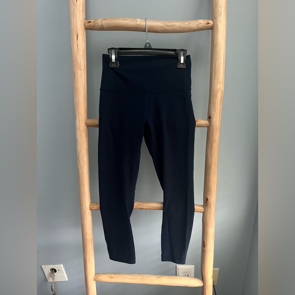 Lululemon wunder under 21” leggings. Navy blue.